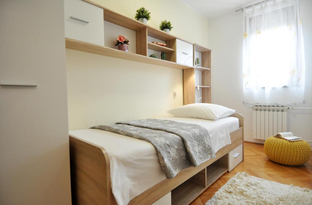 Apartman Lory Pula Extérieur photo