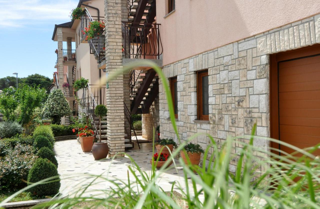Apartman Lory Pula Extérieur photo