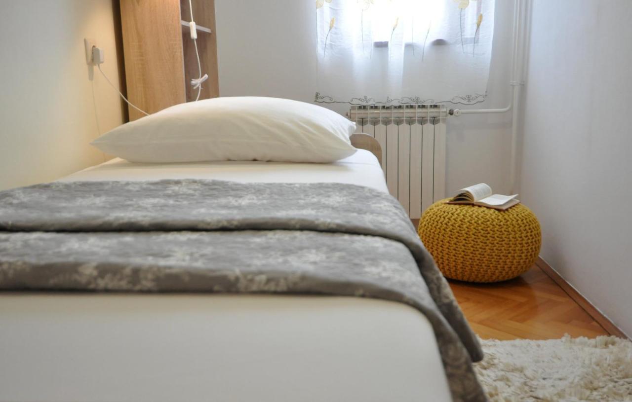 Apartman Lory Pula Extérieur photo